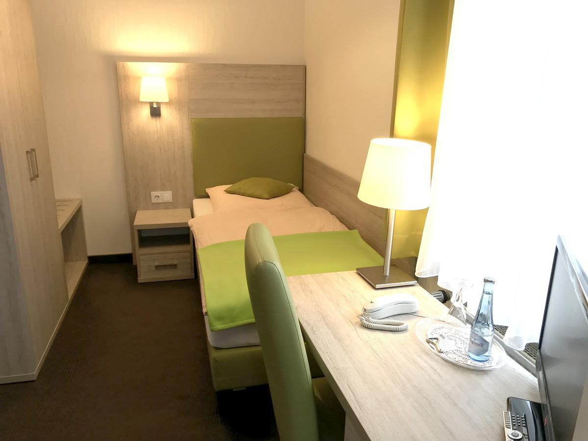 Hotel Hinz Bad Oldesloe Exterior photo
